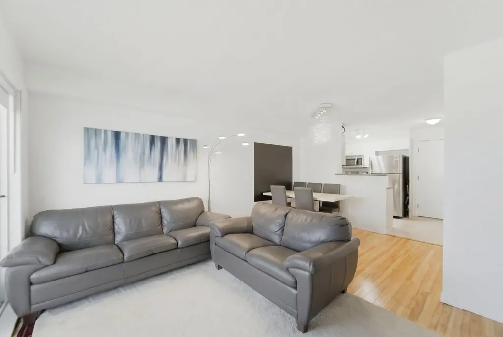 2395 Eversyde Avenue SW Calgary AB T2Y 0B4