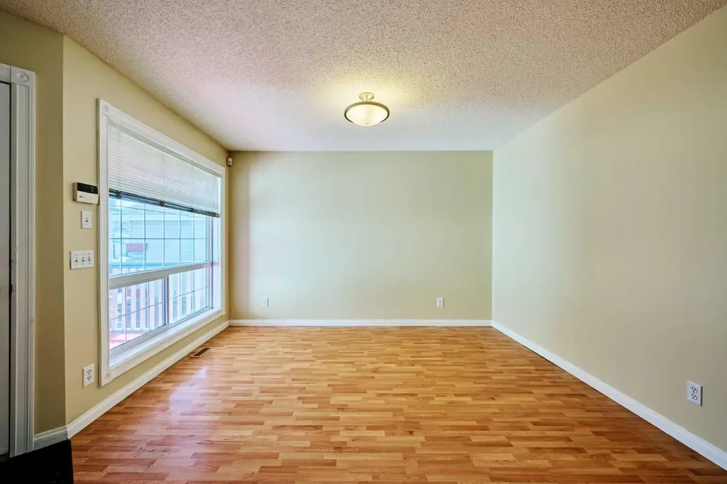 215 Coventry Green NE Calgary AB T3K 4M4
