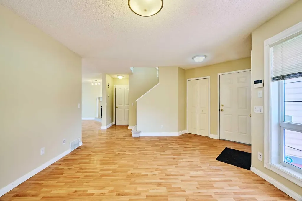 215 Coventry Green NE Calgary AB T3K 4M4