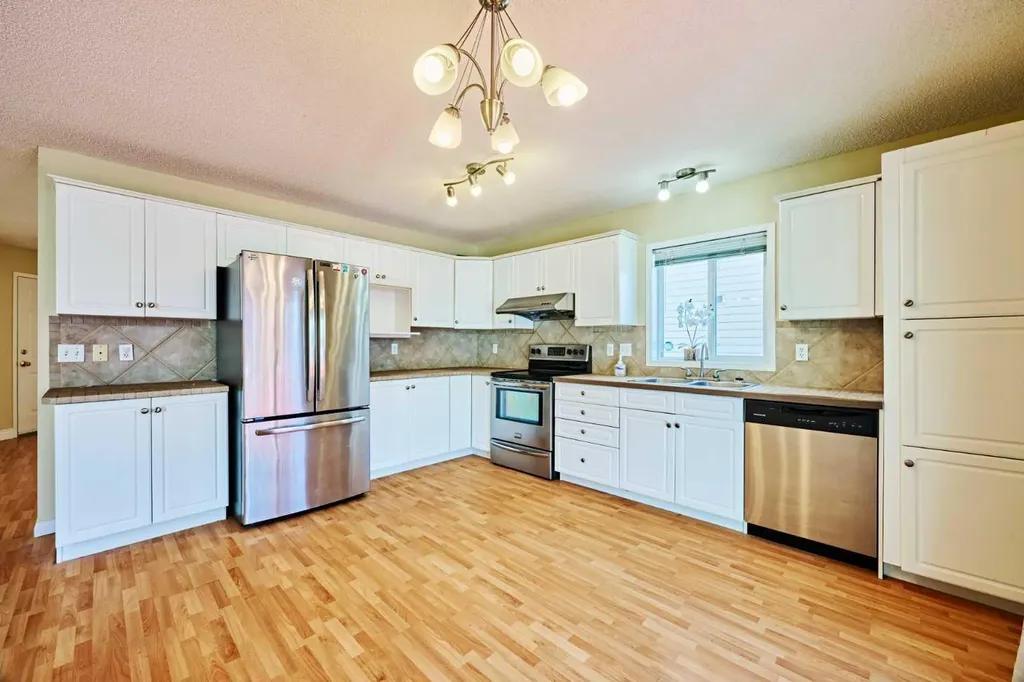 215 Coventry Green NE Calgary AB T3K 4M4