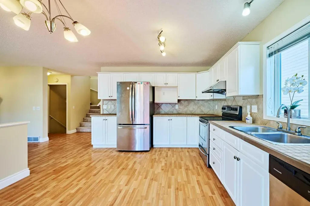 215 Coventry Green NE Calgary AB T3K 4M4