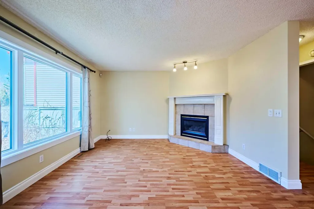 215 Coventry Green NE Calgary AB T3K 4M4