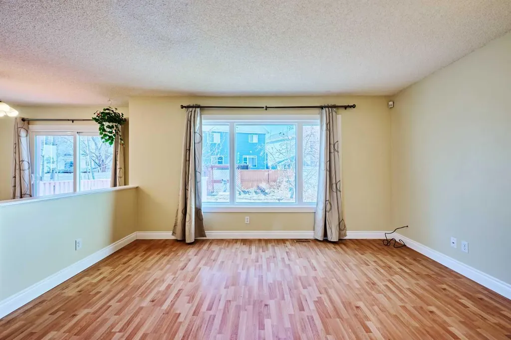 215 Coventry Green NE Calgary AB T3K 4M4