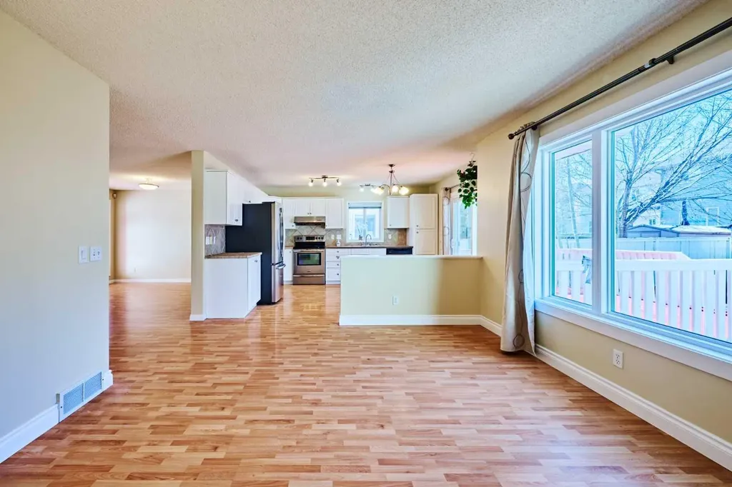 215 Coventry Green NE Calgary AB T3K 4M4
