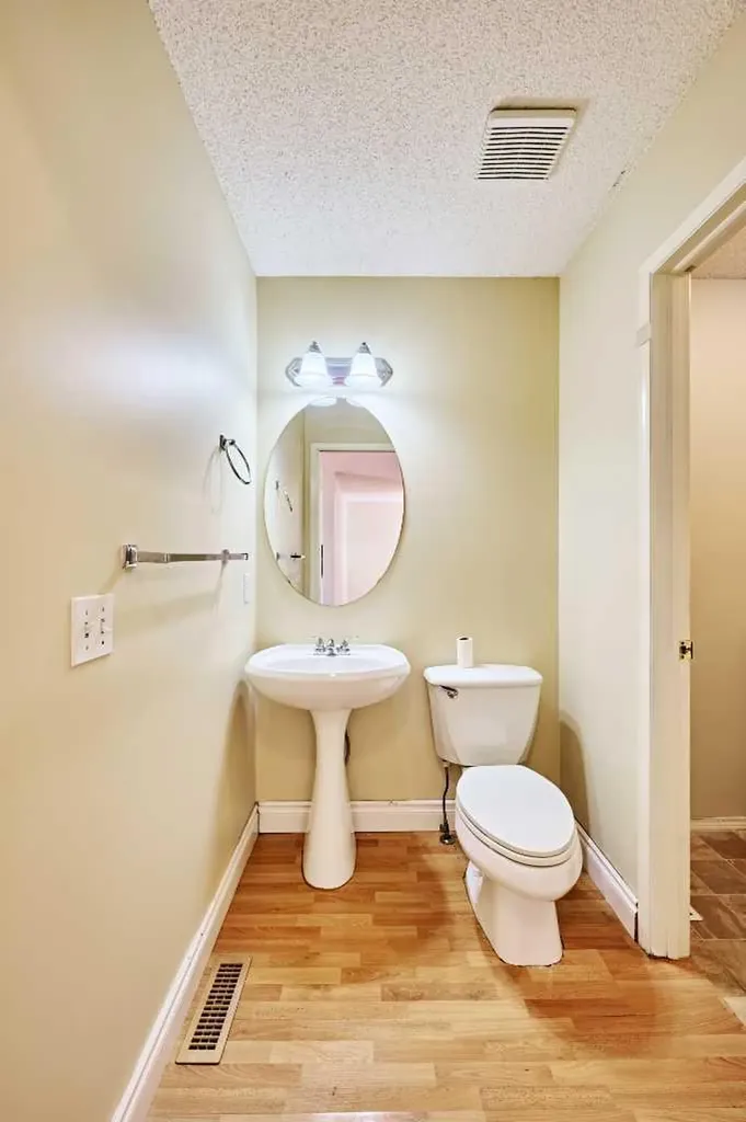 215 Coventry Green NE Calgary AB T3K 4M4