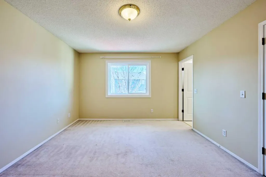 215 Coventry Green NE Calgary AB T3K 4M4