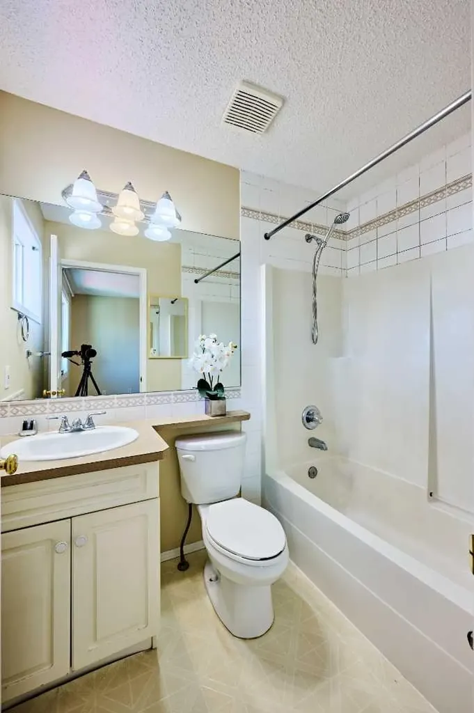 215 Coventry Green NE Calgary AB T3K 4M4