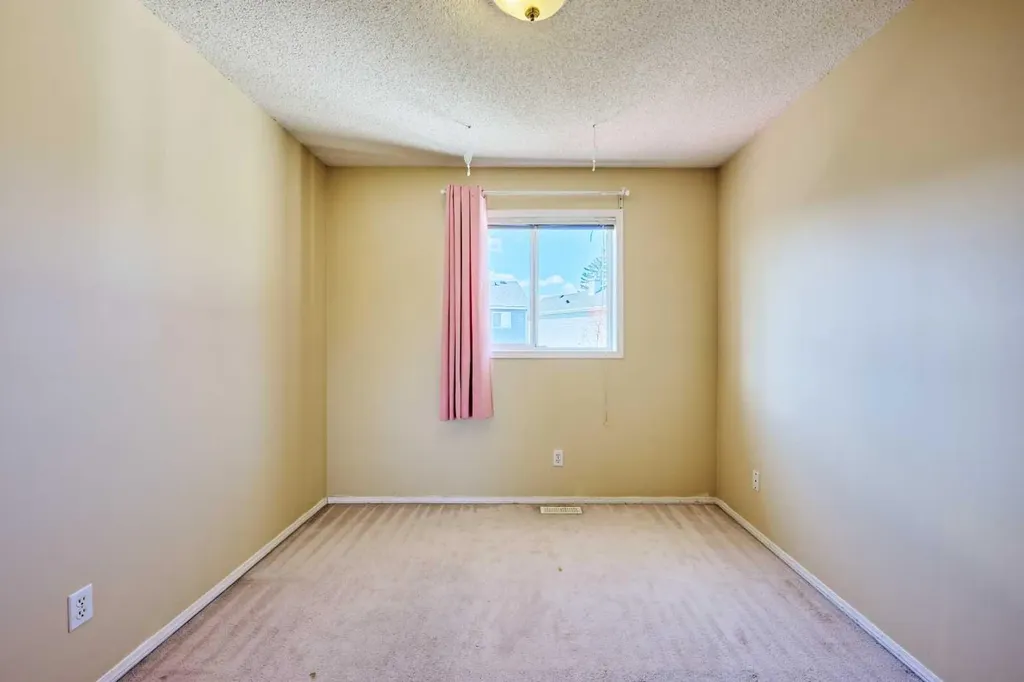 215 Coventry Green NE Calgary AB T3K 4M4