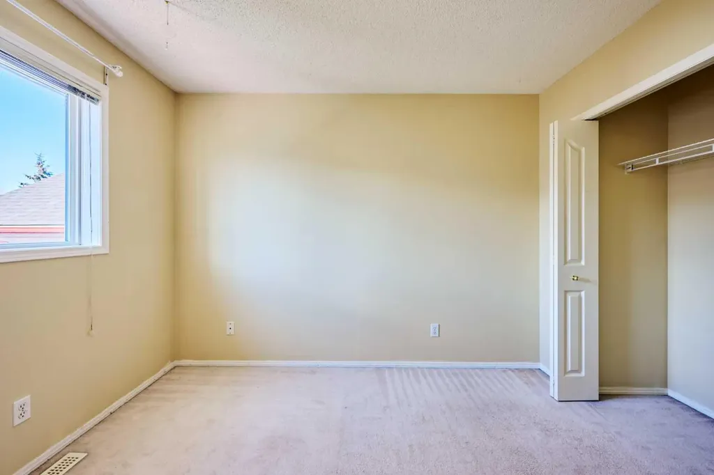 215 Coventry Green NE Calgary AB T3K 4M4