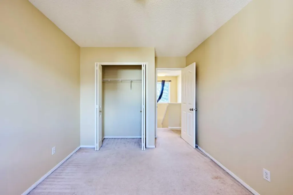215 Coventry Green NE Calgary AB T3K 4M4