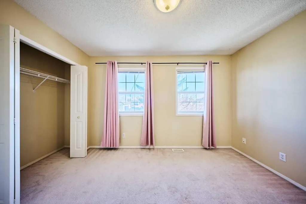 215 Coventry Green NE Calgary AB T3K 4M4