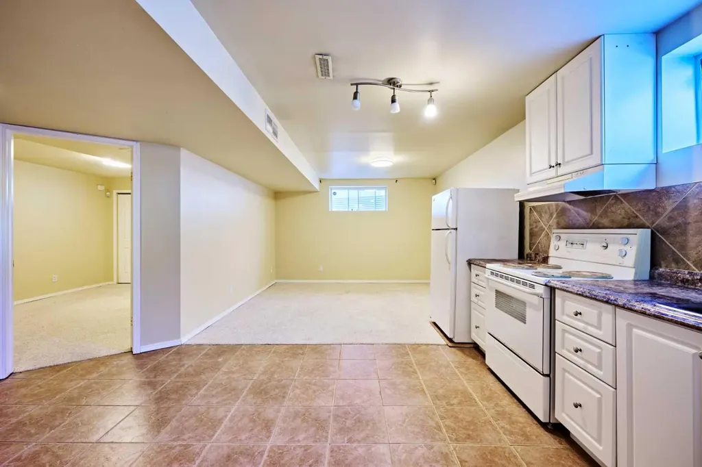 215 Coventry Green NE Calgary AB T3K 4M4