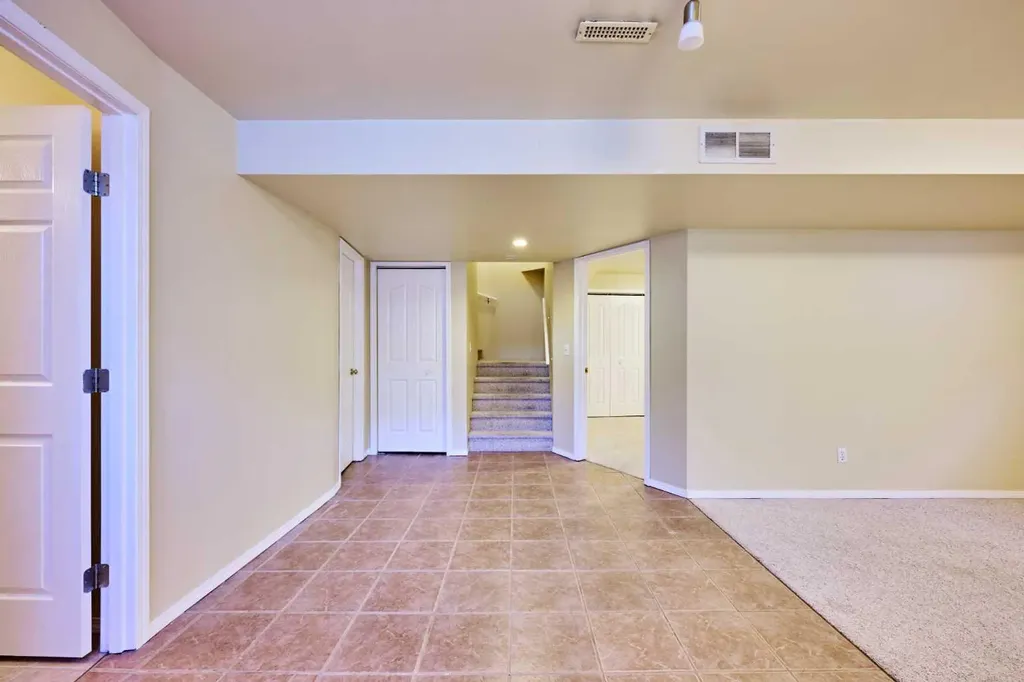 215 Coventry Green NE Calgary AB T3K 4M4