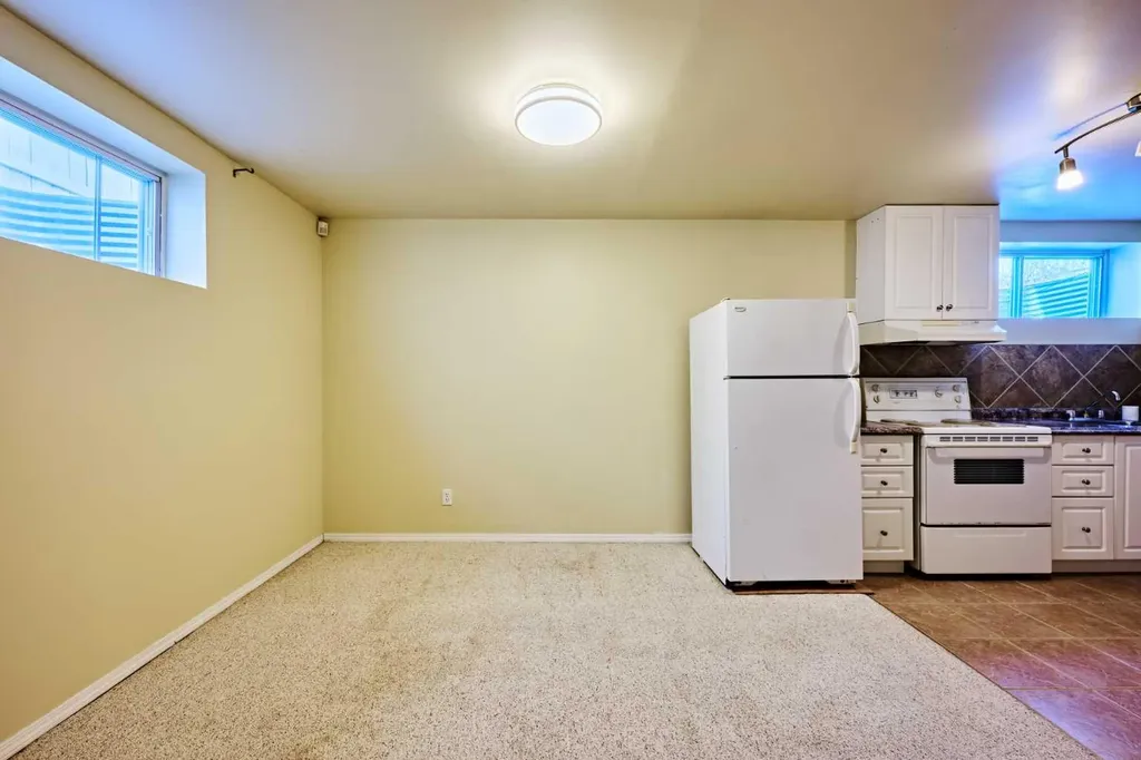 215 Coventry Green NE Calgary AB T3K 4M4