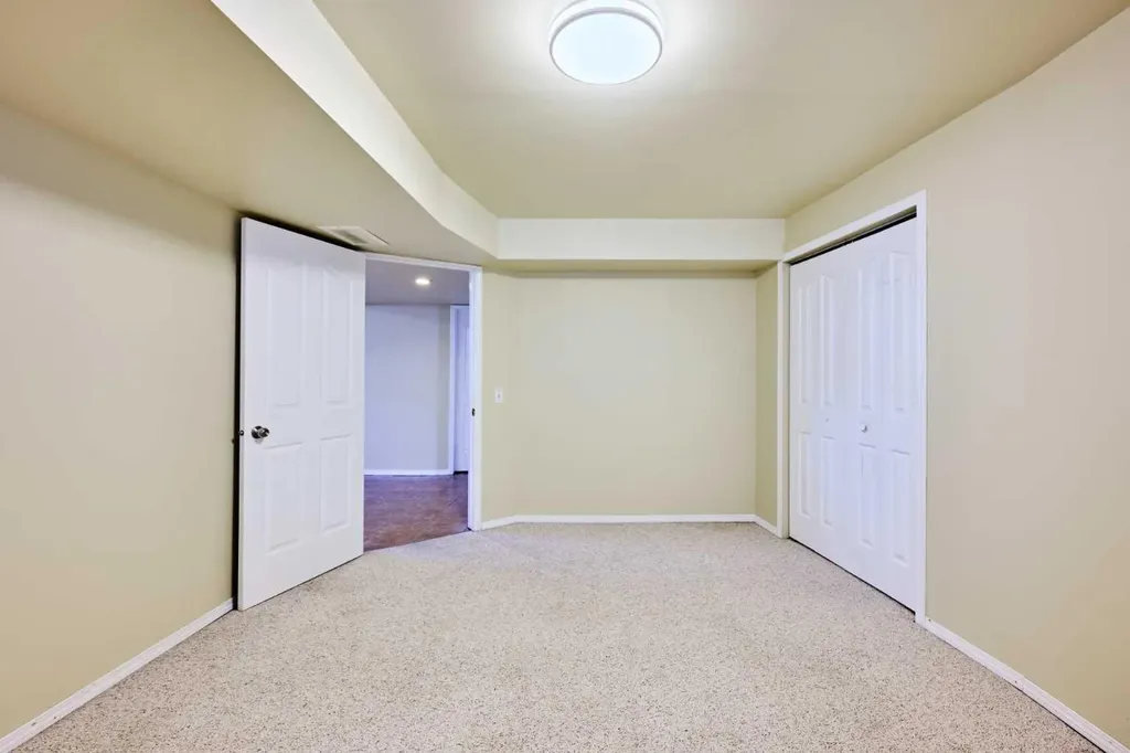 215 Coventry Green NE Calgary AB T3K 4M4