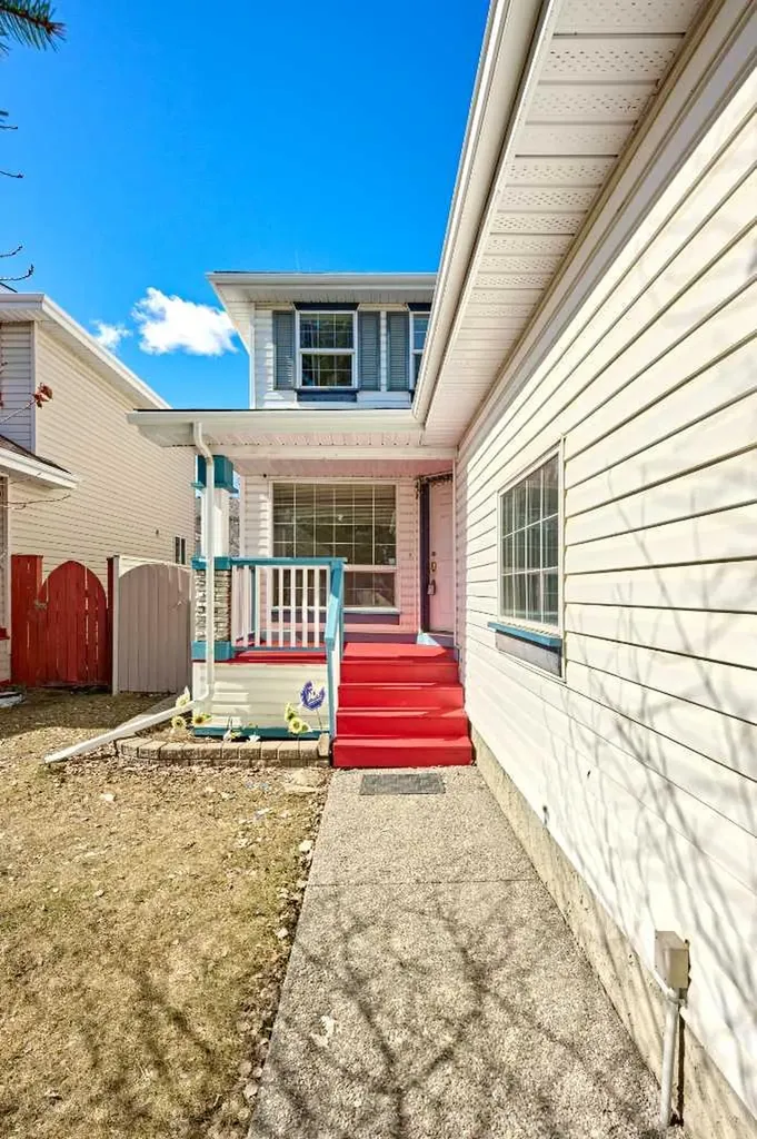 215 Coventry Green NE Calgary AB T3K 4M4