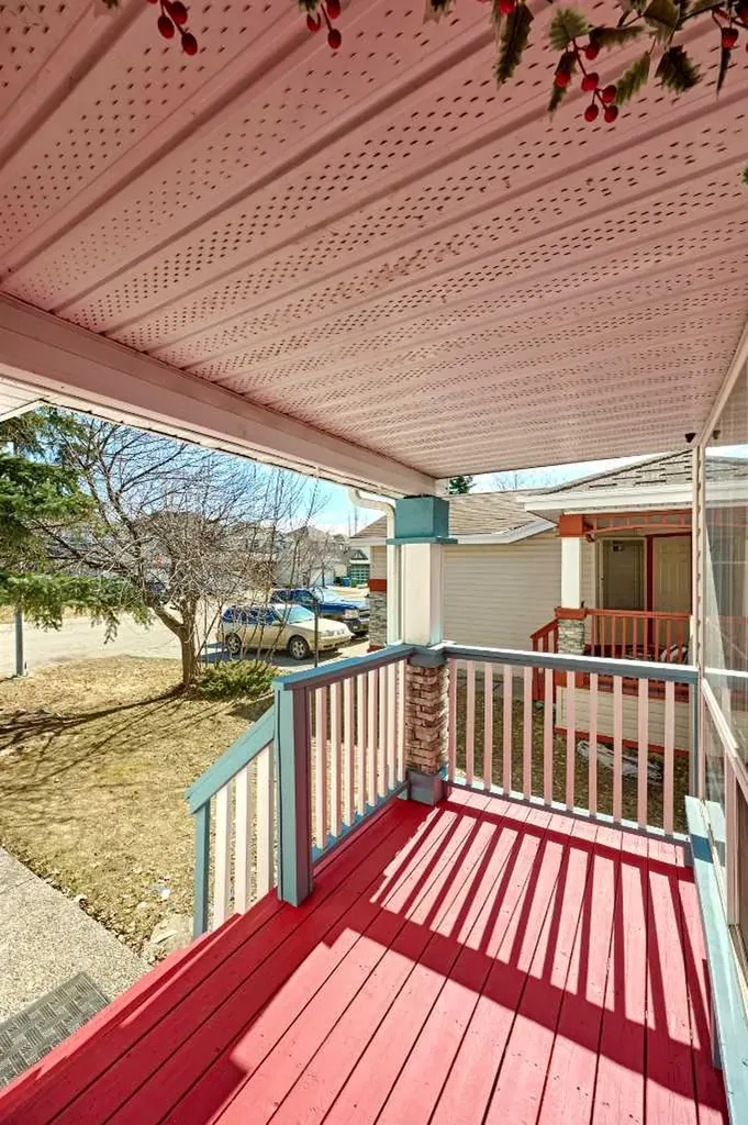 215 Coventry Green NE Calgary AB T3K 4M4