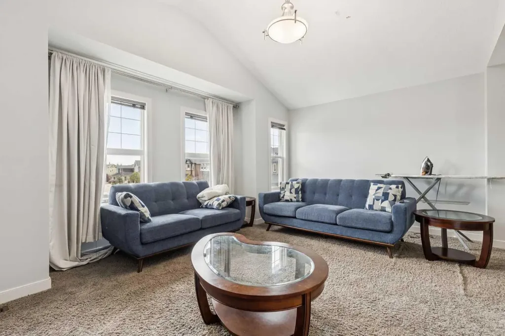 325 Evanspark Gardens NW Calgary AB T3P 0G6