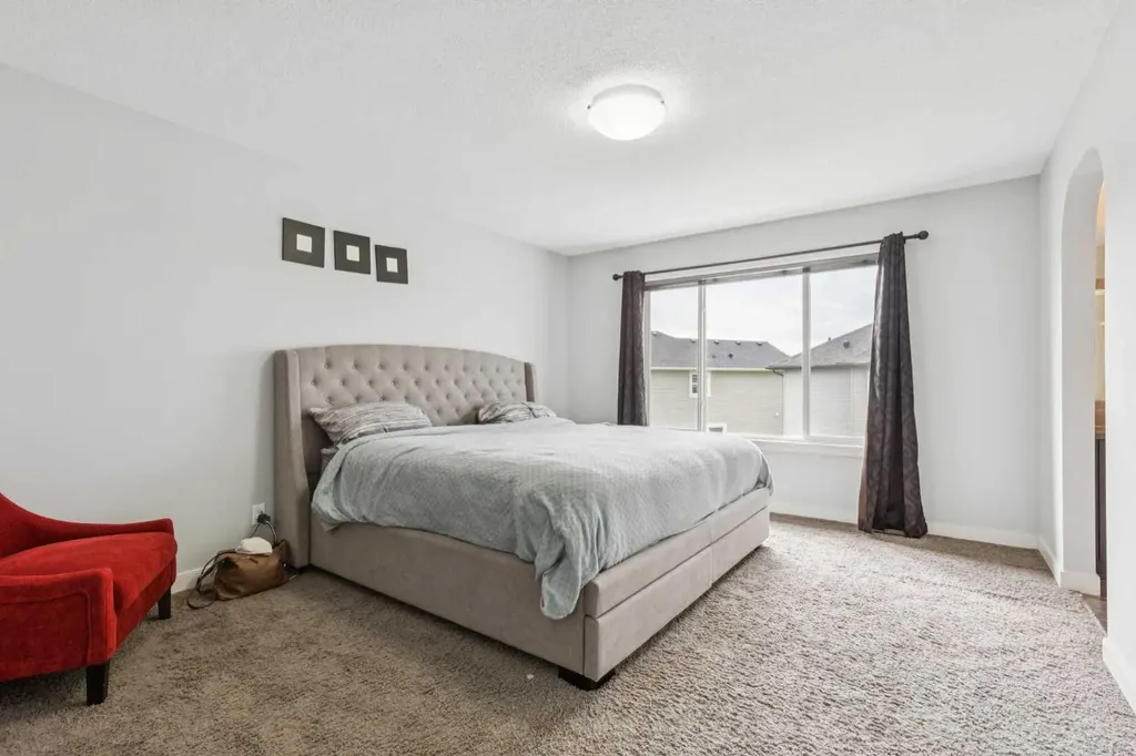 325 Evanspark Gardens NW Calgary AB T3P 0G6