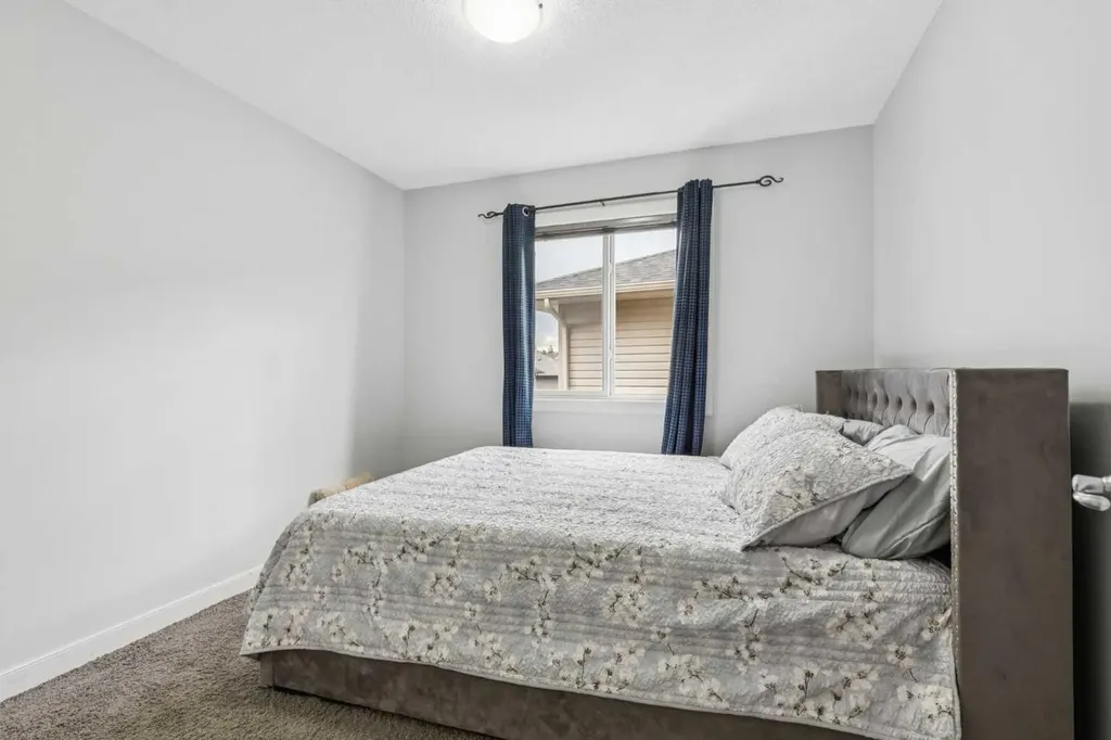 325 Evanspark Gardens NW Calgary AB T3P 0G6