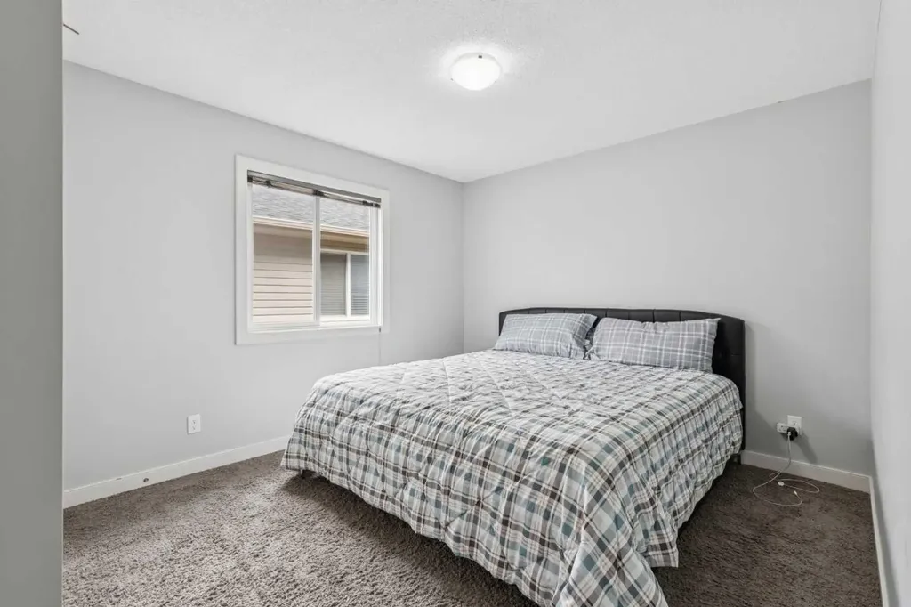 325 Evanspark Gardens NW Calgary AB T3P 0G6