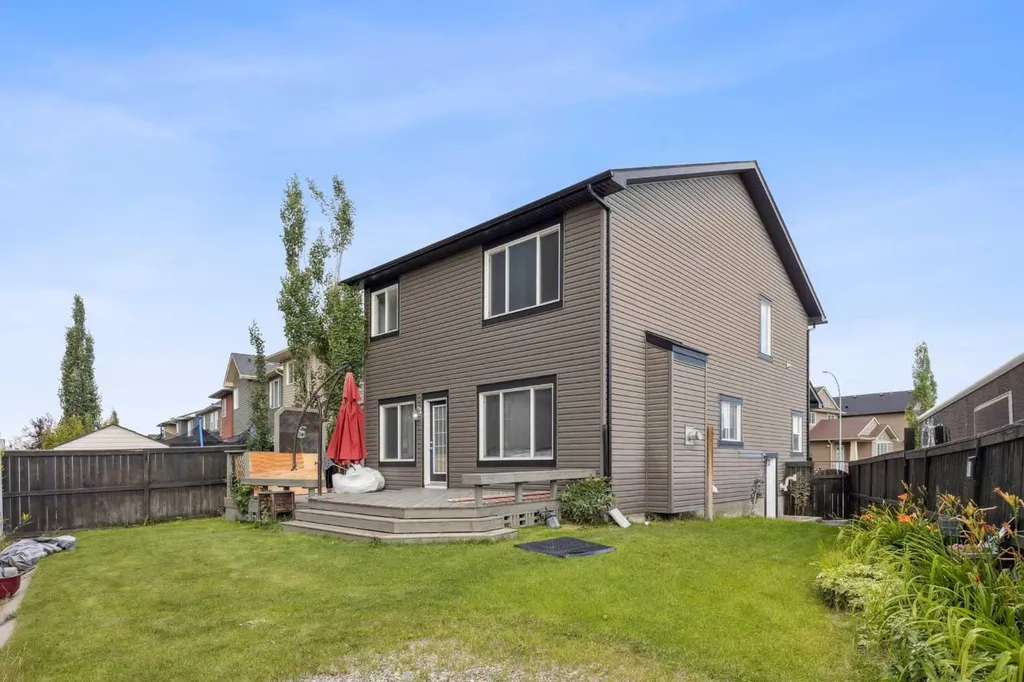 325 Evanspark Gardens NW Calgary AB T3P 0G6