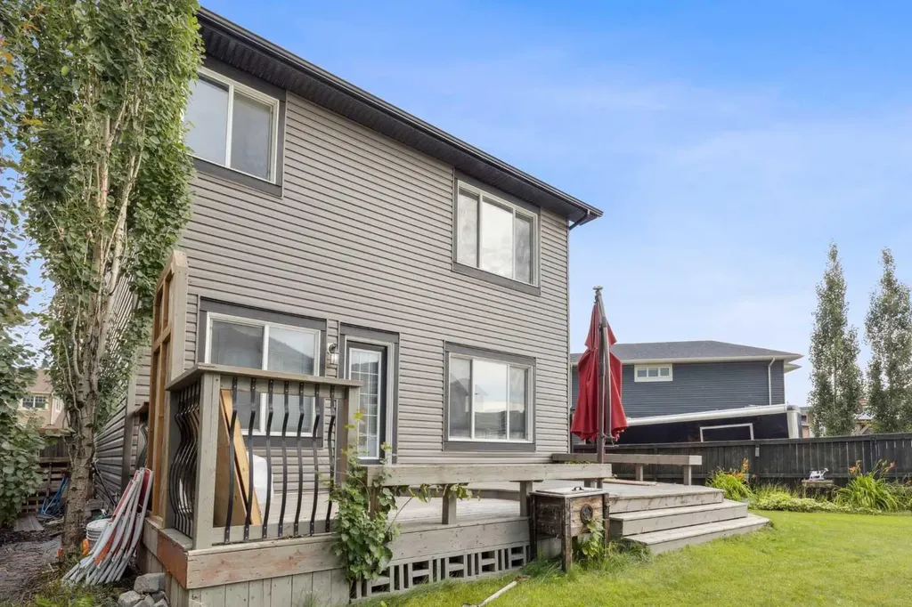 325 Evanspark Gardens NW Calgary AB T3P 0G6