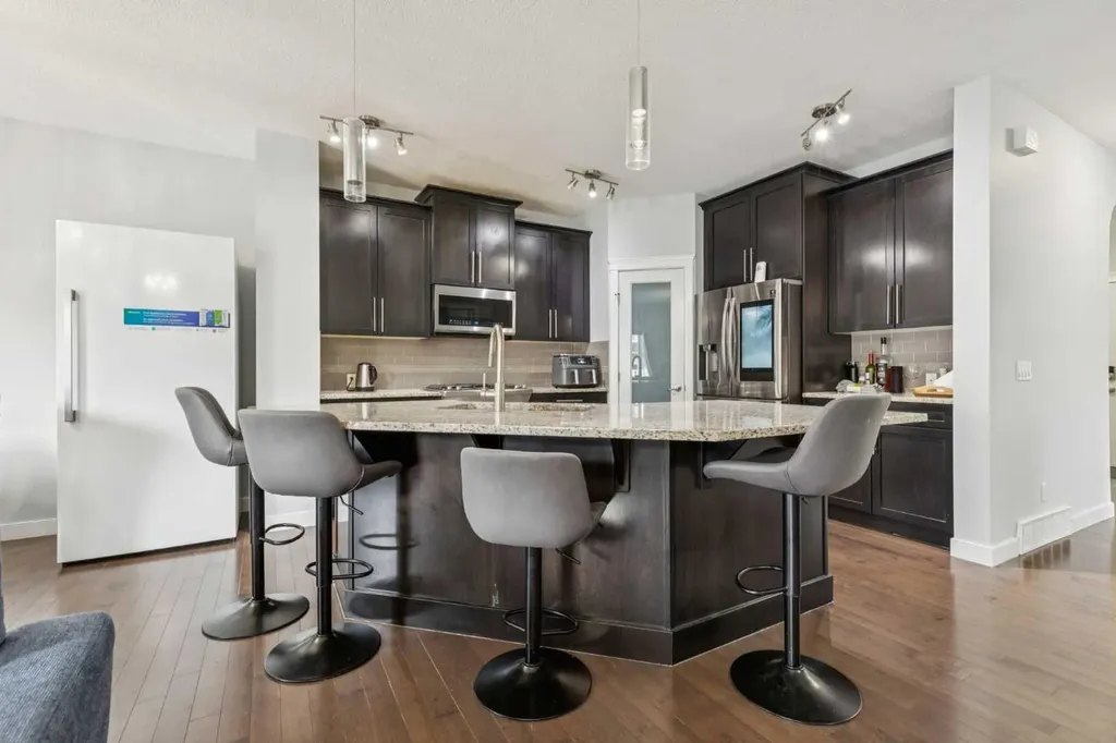 325 Evanspark Gardens NW Calgary AB T3P 0G6