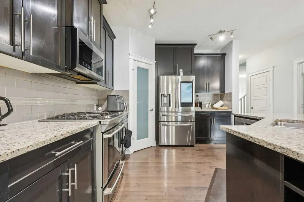 325 Evanspark Gardens NW Calgary AB T3P 0G6