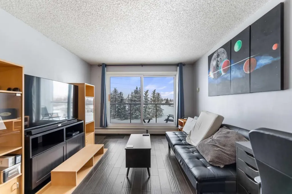 4455A Greenview Drive NE Calgary AB T2E 6M1