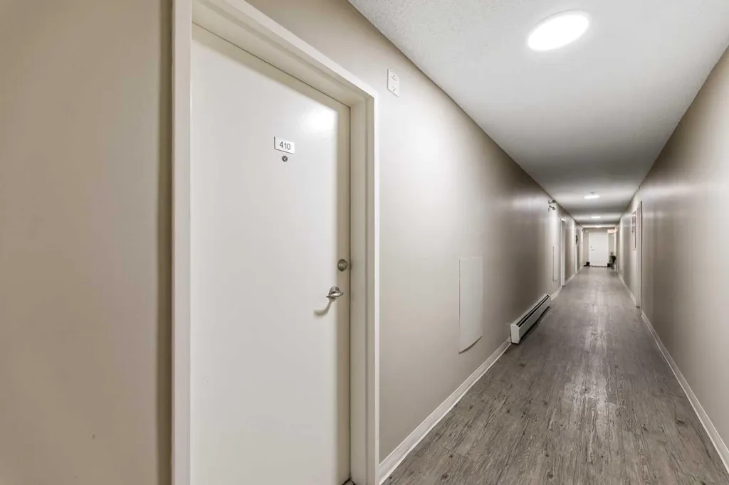 4455A Greenview Drive NE Calgary AB T2E 6M1
