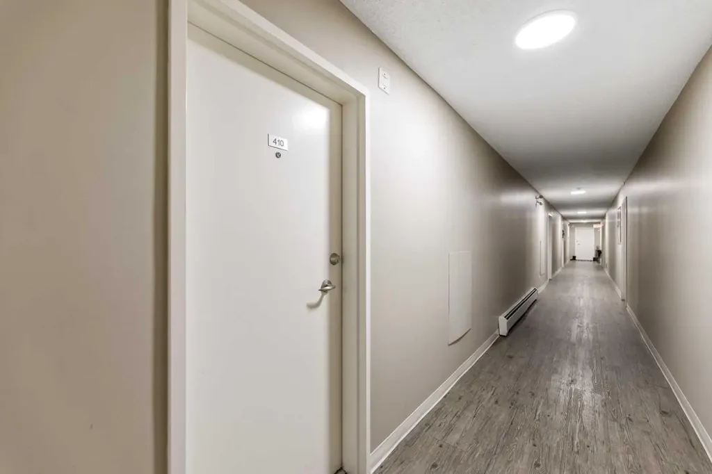 4455A Greenview Drive NE Calgary AB T2E 6M1