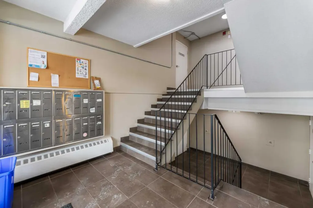 4455A Greenview Drive NE Calgary AB T2E 6M1