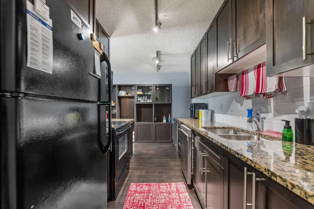 4455A Greenview Drive NE Calgary AB T2E 6M1