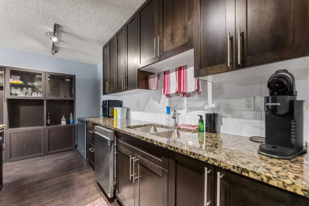 4455A Greenview Drive NE Calgary AB T2E 6M1