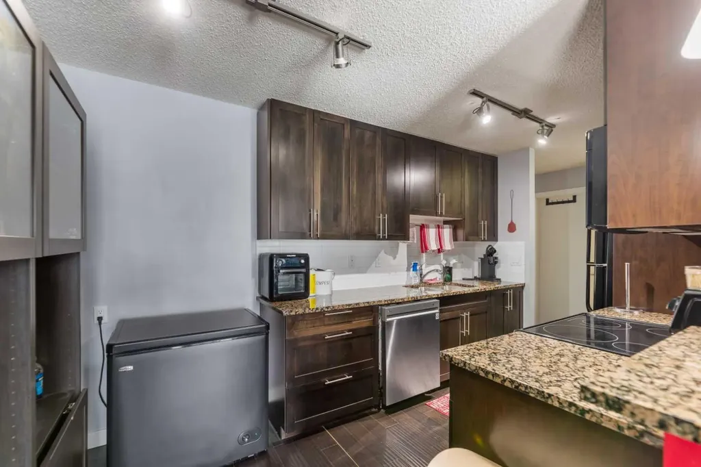 4455A Greenview Drive NE Calgary AB T2E 6M1
