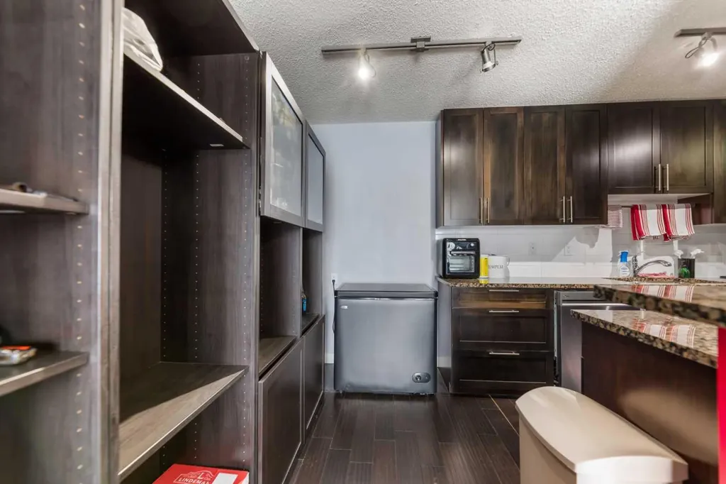 4455A Greenview Drive NE Calgary AB T2E 6M1