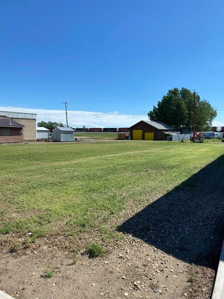 425 2 Avenue Bassano AB T0J 0B0