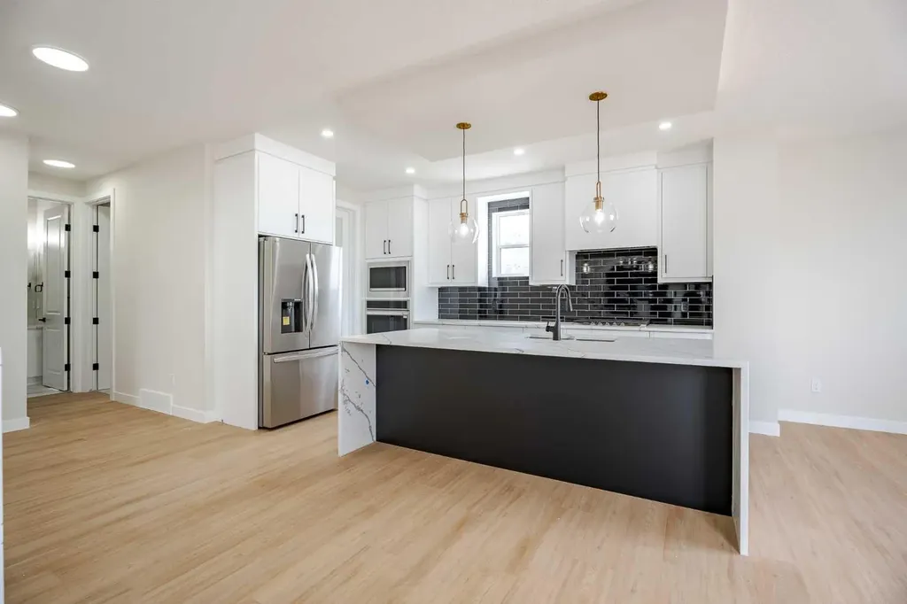 2045 Waterbury Road Chestermere AB T1X 3A9