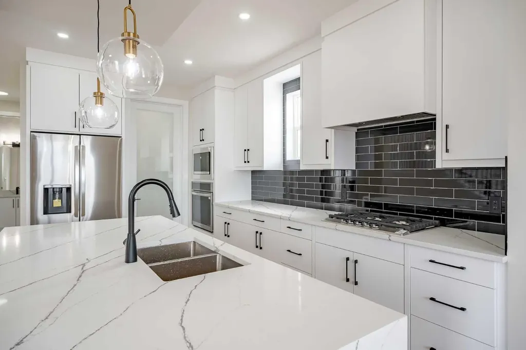 2045 Waterbury Road Chestermere AB T1X 3A9