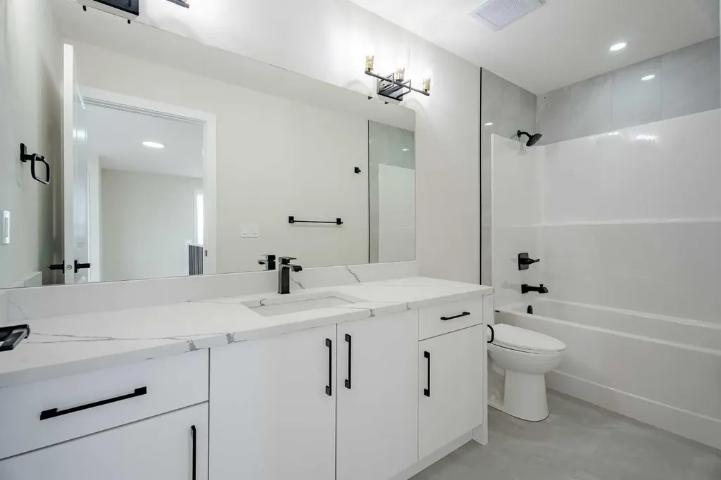 2045 Waterbury Road Chestermere AB T1X 3A9