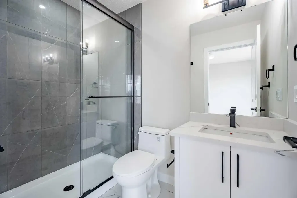2045 Waterbury Road Chestermere AB T1X 3A9