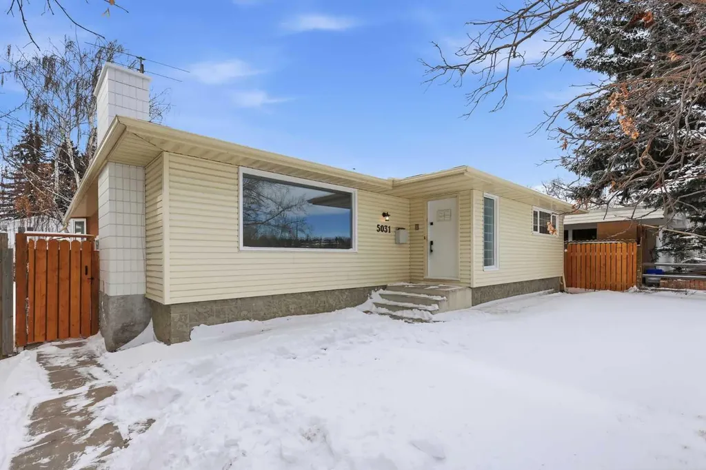5031 Vienna Drive NW Calgary AB T3A 0W8