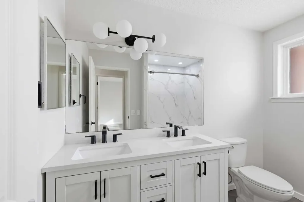 5031 Vienna Drive NW Calgary AB T3A 0W8