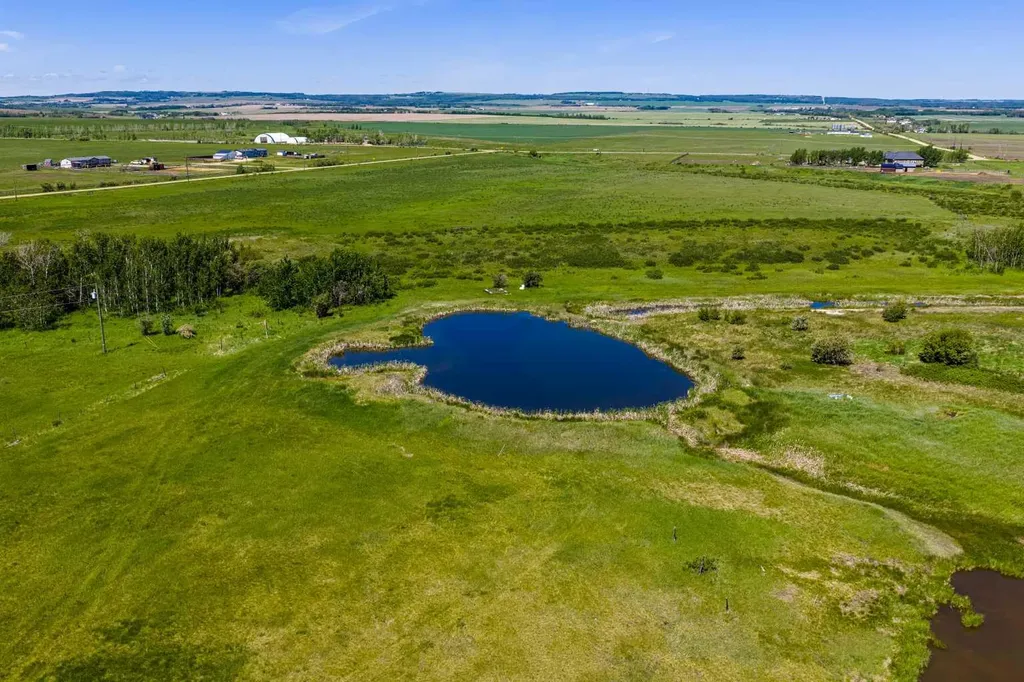 50010 733a Township Sexsmith AB T0H 3C0