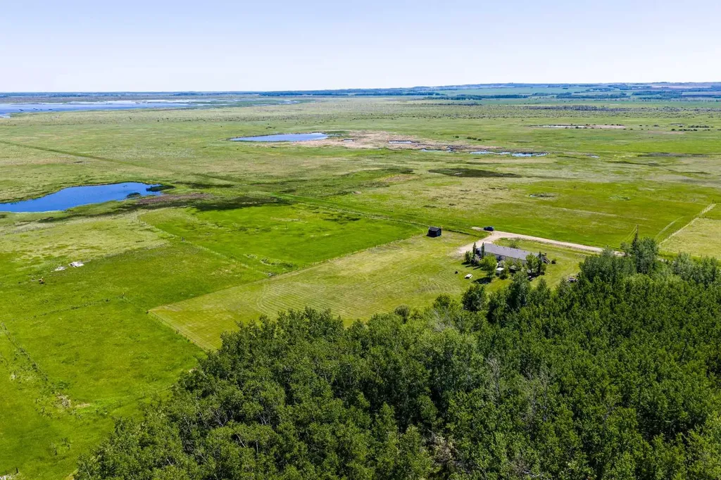 50010 733a Township Sexsmith AB T0H 3C0