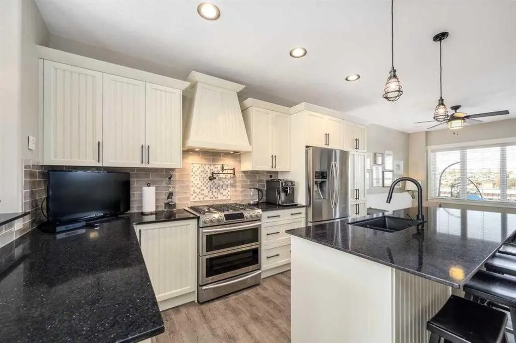 5210 Lakeshore Drive Sylvan Lake AB T4S0M6