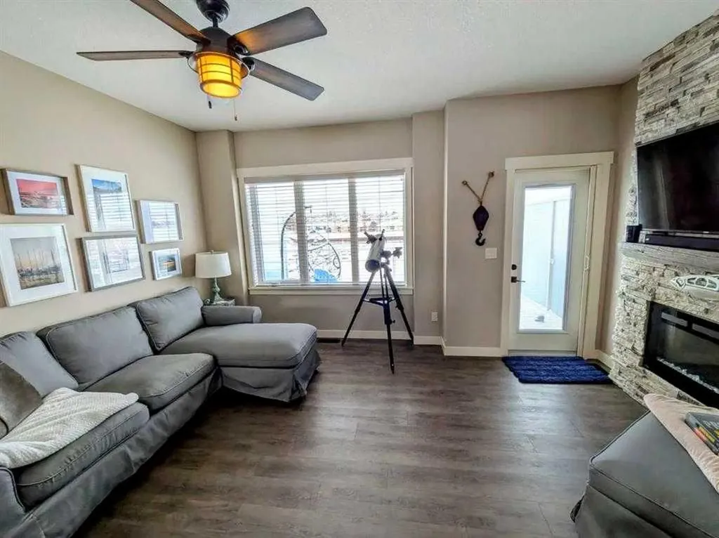 5210 Lakeshore Drive Sylvan Lake AB T4S0M6