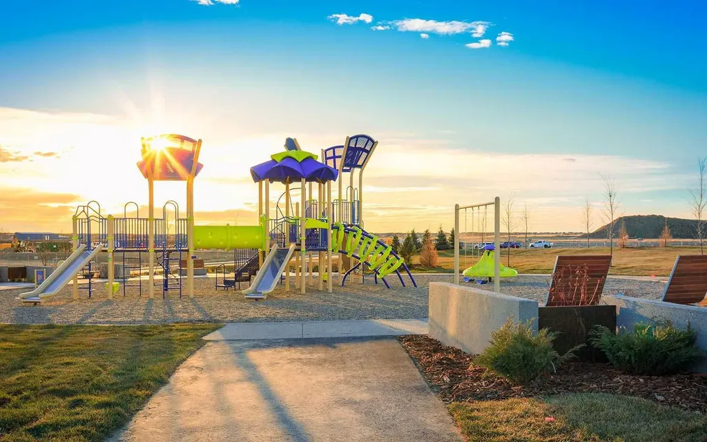 1574 Chinook Gate Drive SW Airdrie AB T4B 5W1