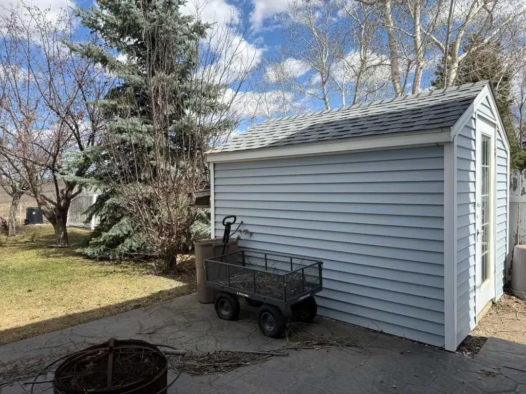 814 8 Street NE Three Hills AB T0M 2A0